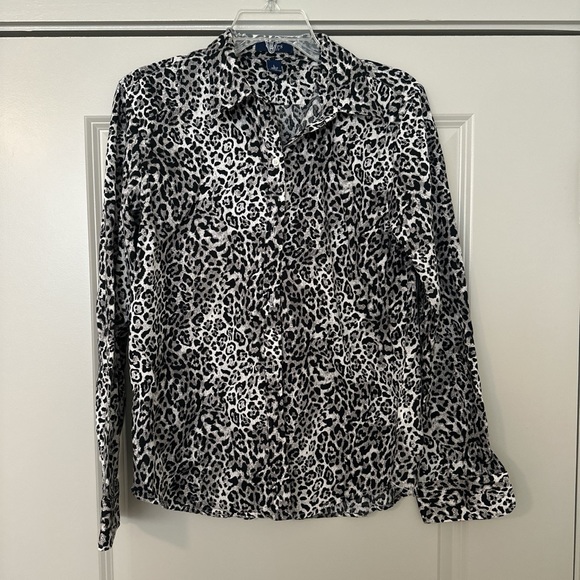 Chaps Tops - Chaps cheetah / snow leopard print button down